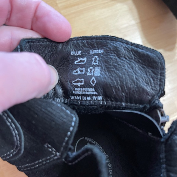 Taos Dillie Ankle Boots - size 9 (40). Worn once - Picture 8 of 8